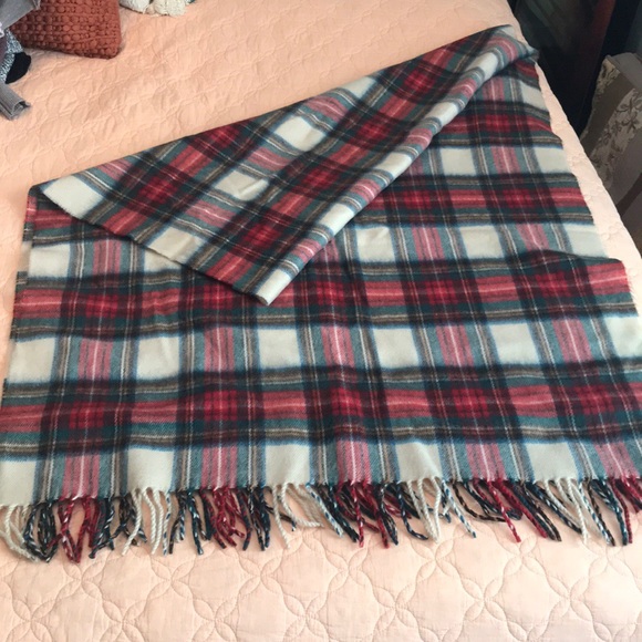 T.J.Maxx Accessories - Plaid blanket scarf